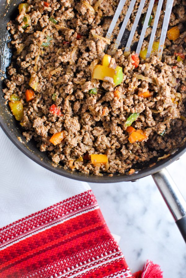 THE BEST taco meat... perfect for a lovely cinco de mayo taco bar | thepikeplacekitchen.com