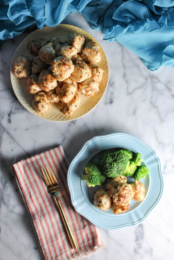 Whole30 Chicken Basil Meatballs! they're just SO good. we're OBSESSED over here in our house. as in eating them for breakfast lunch and dinner OBSESSED. Pair them with some steamed broccoli and you've got a fully whole30 compliant meal! | thepikeplacekitchen.com