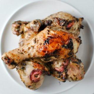 Hey whole30 lovers! this Strawberry Basil Balsamic Chicken Drumstick recipe is KILLER for an easy and flavorful weeknight meal. I recommend prepping the marinade either the night before or in the morning before work to make this even easier! | thepikeplacekitchen.com