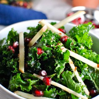 a super easy AND pretty kale apple almond salad! it